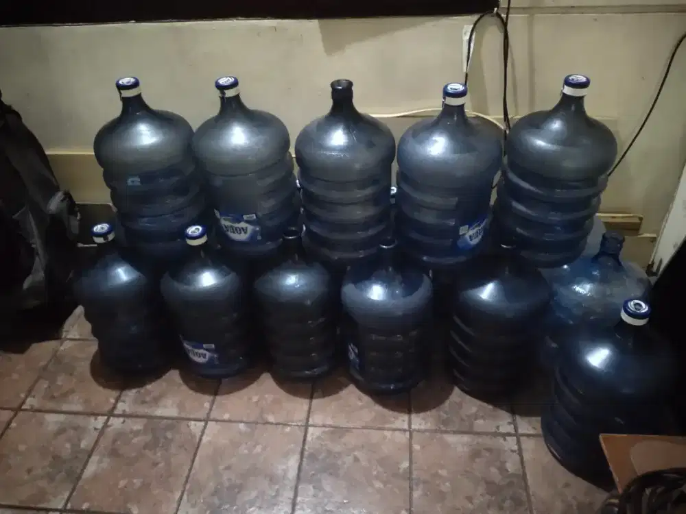 Aqua Galon Merek Aqua