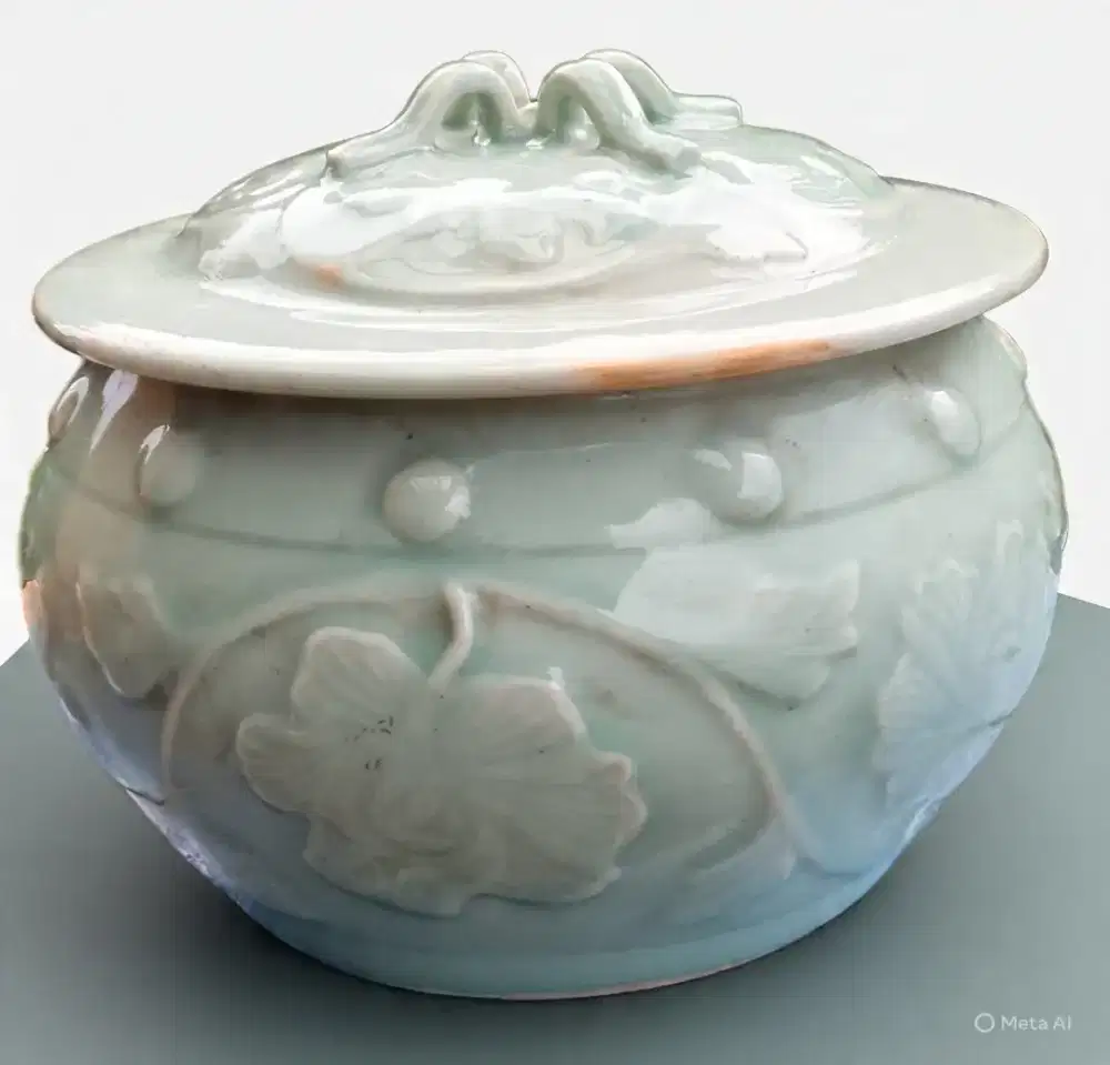 Keramik Guci Celadon