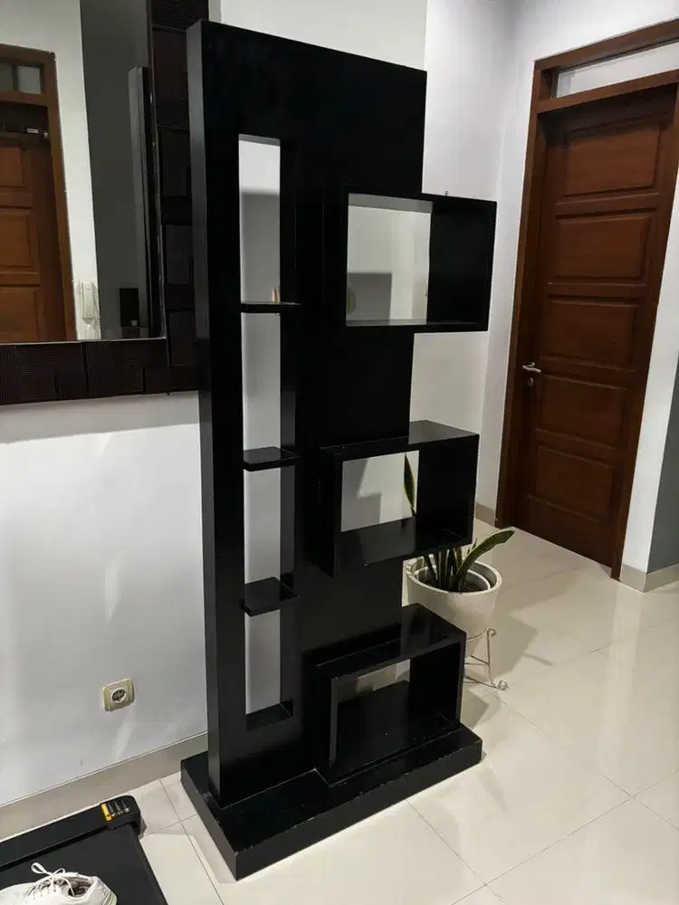 Lemari Dekorasi Rumah