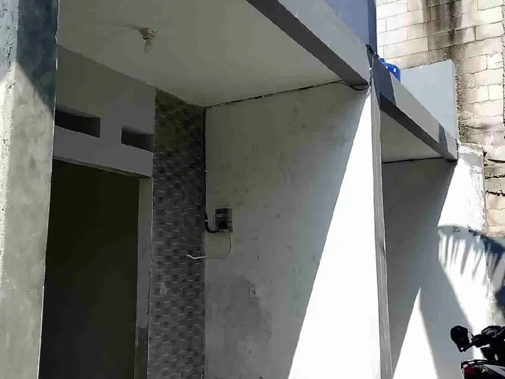 Di jual rumah baru model mezanine Lokasi Ciledug Tangerang kota peninggilan