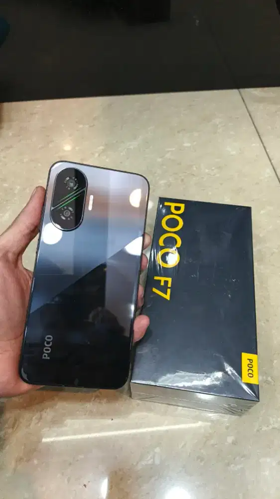 Poco F7 12/512 hitam