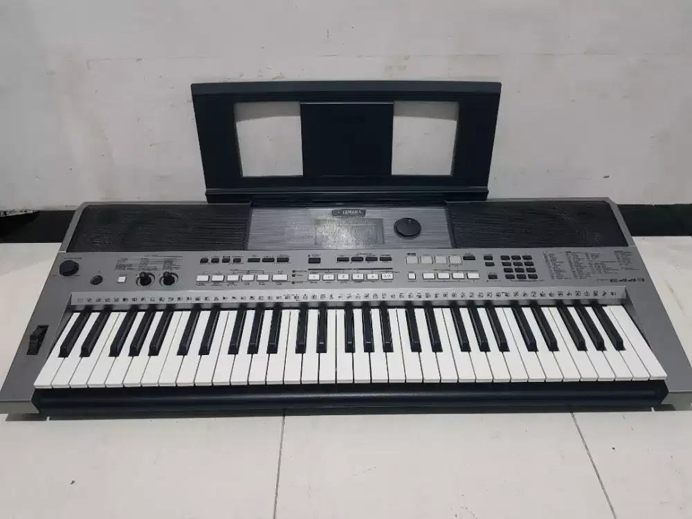 YAMAHA PSR E443 LIKE NEW