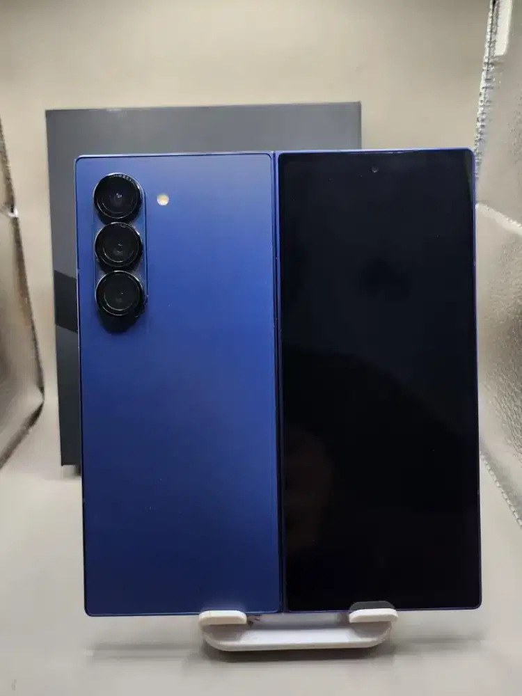 SAMSUNG Z FOLD 6 5G RAM 12/256 GB SEIN NORMAL FULLSHET ORIGINAL

TAMPI