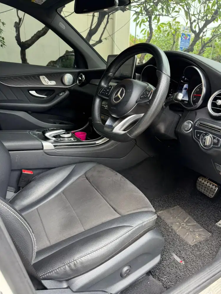 GLC200 AMG 
White on black
2018