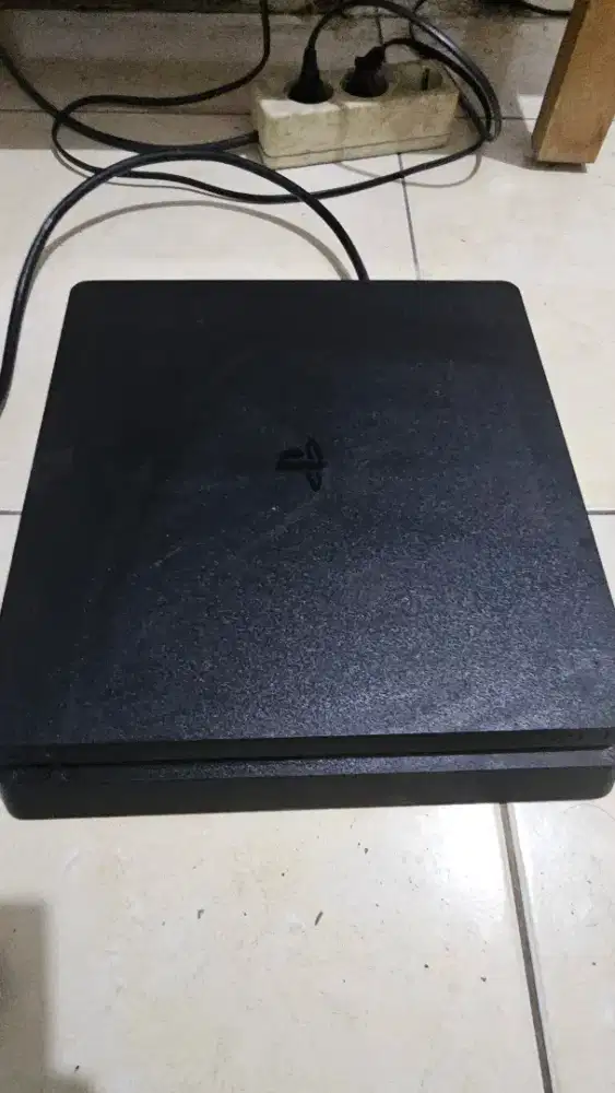 PS 4 Slim CUH 2218 1 TB Ori