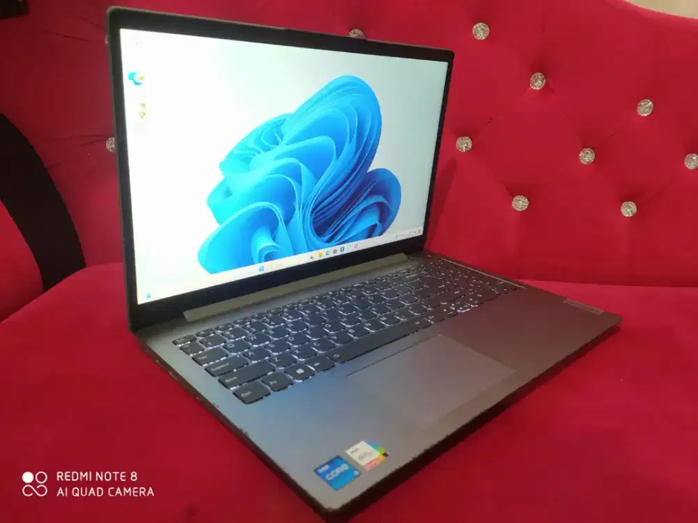 Lenovo Ideapad slim3i TOUCHSCREEN/CORE I5 GEN 11 RAM 12/512 IRIS