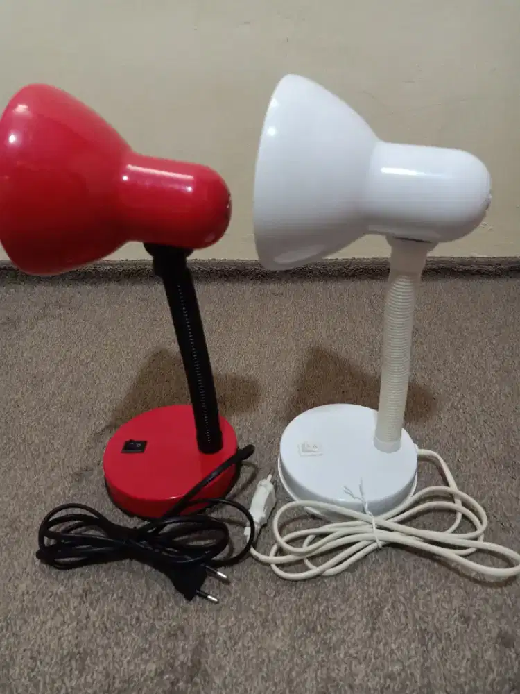 Lampu belajar minimalis