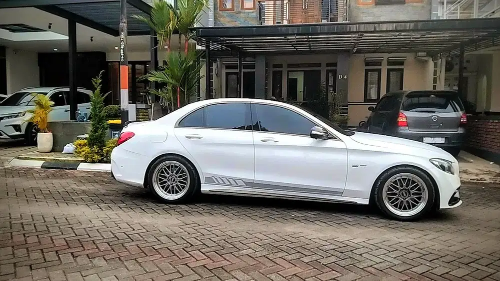 Mercedes-Benz C200 2014 Bensin