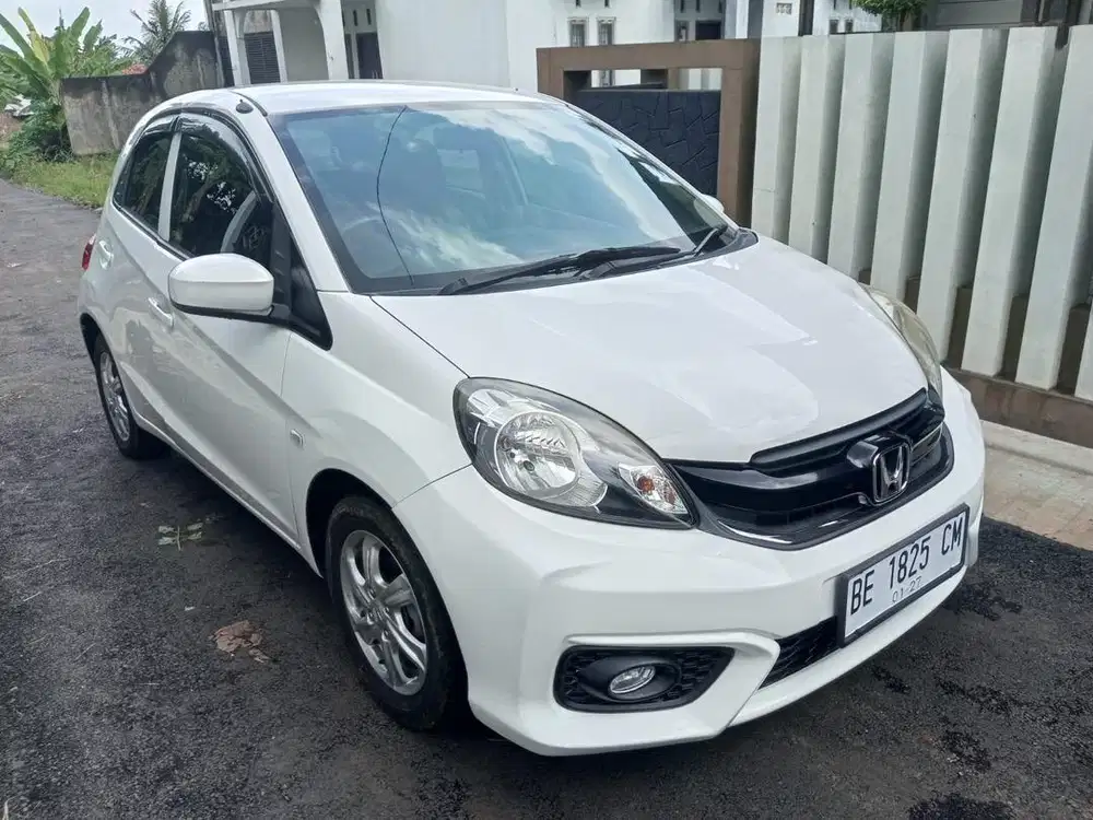 Honda brio e manual 2016 putih
