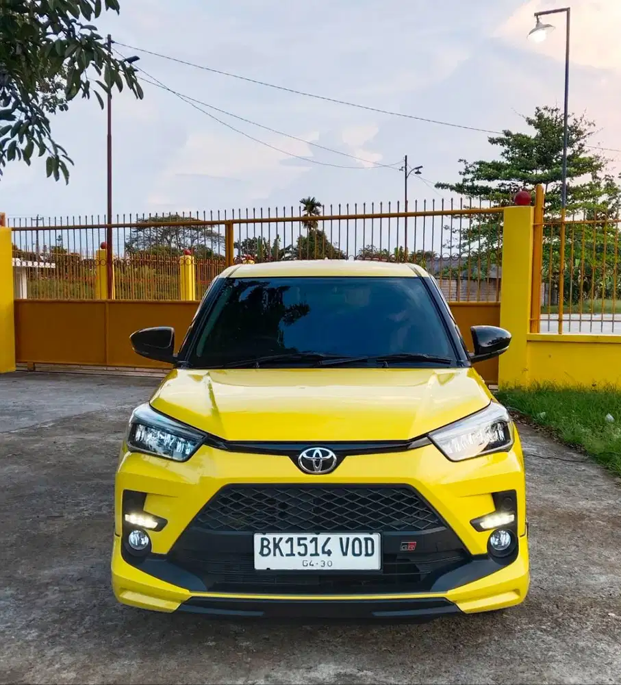 Raize 1.0 CVT GR Sport 2024 1 tangan dr baru pajak full