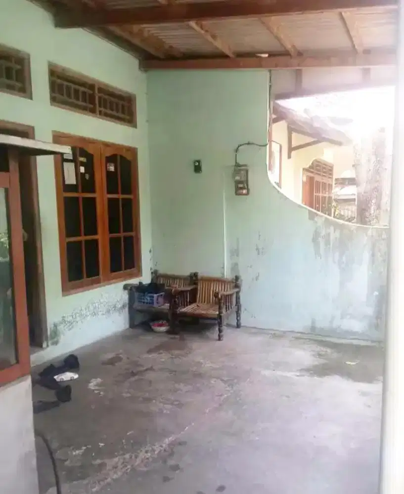 Rumah 71 strategis dekat taman jayawijaya