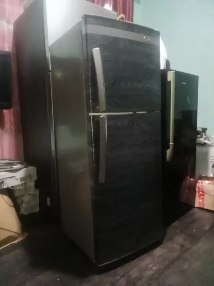 Kulkas LG 2 pintu baik murah
