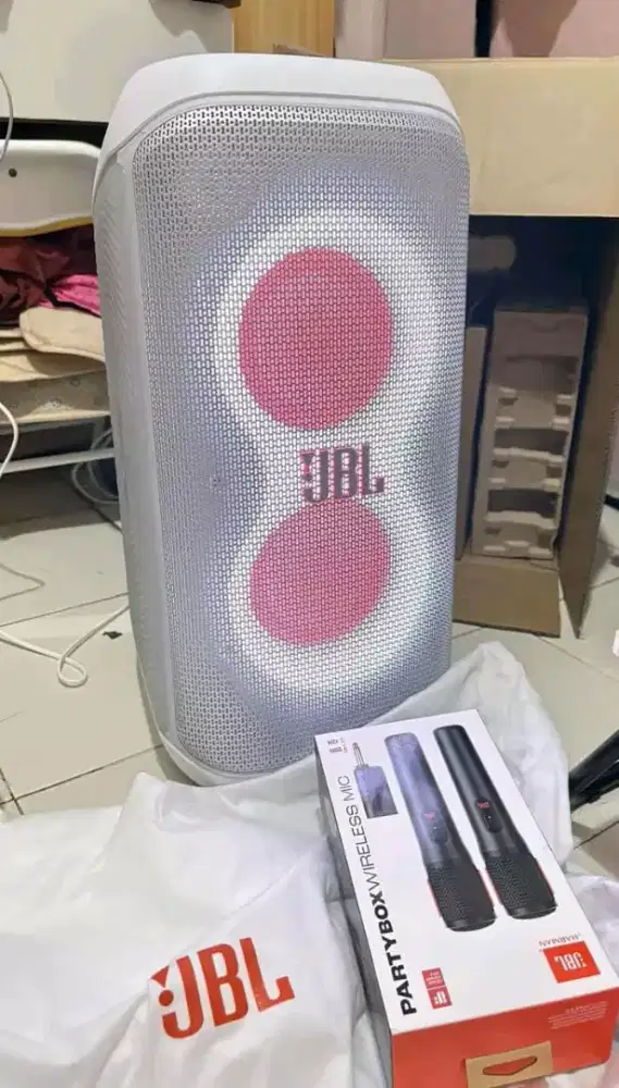 PartyBox Stage 320: A Portable Party Speaker