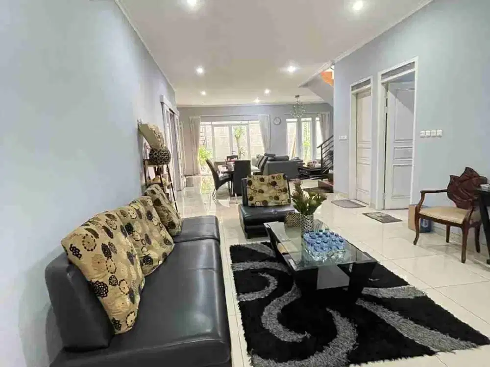 RUMAH 2 LANTAI SIAP HUNI DI BATUNUNGGAL ONE GATE SYSTEM