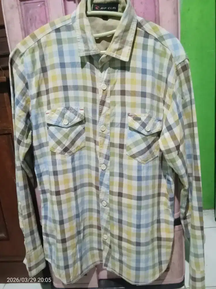 Kemeja casual ripcurl