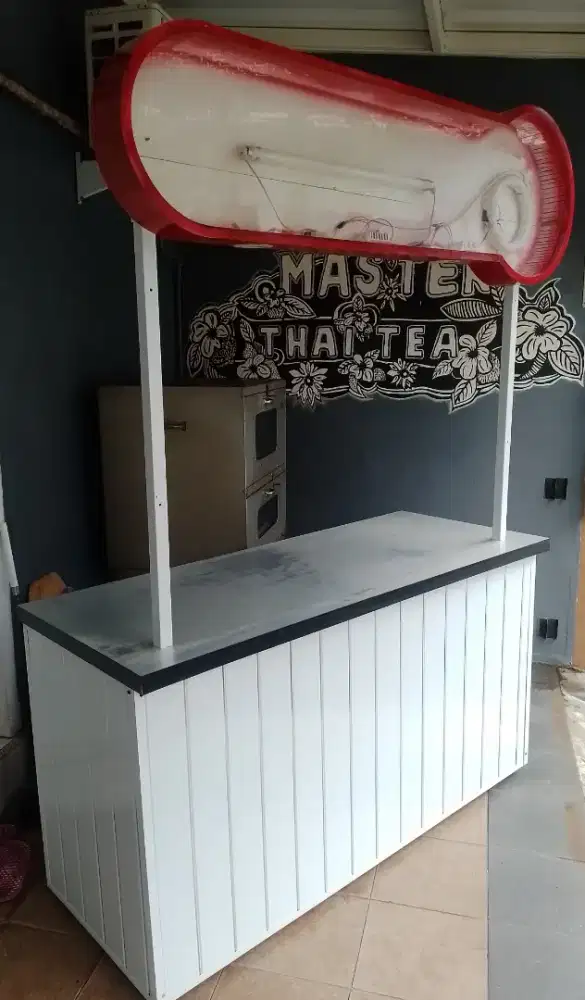 Both minuman kabinet box lampu