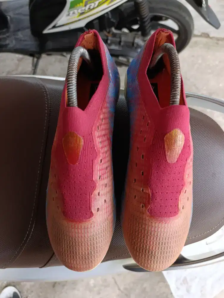 Sepatu bola ortuseight