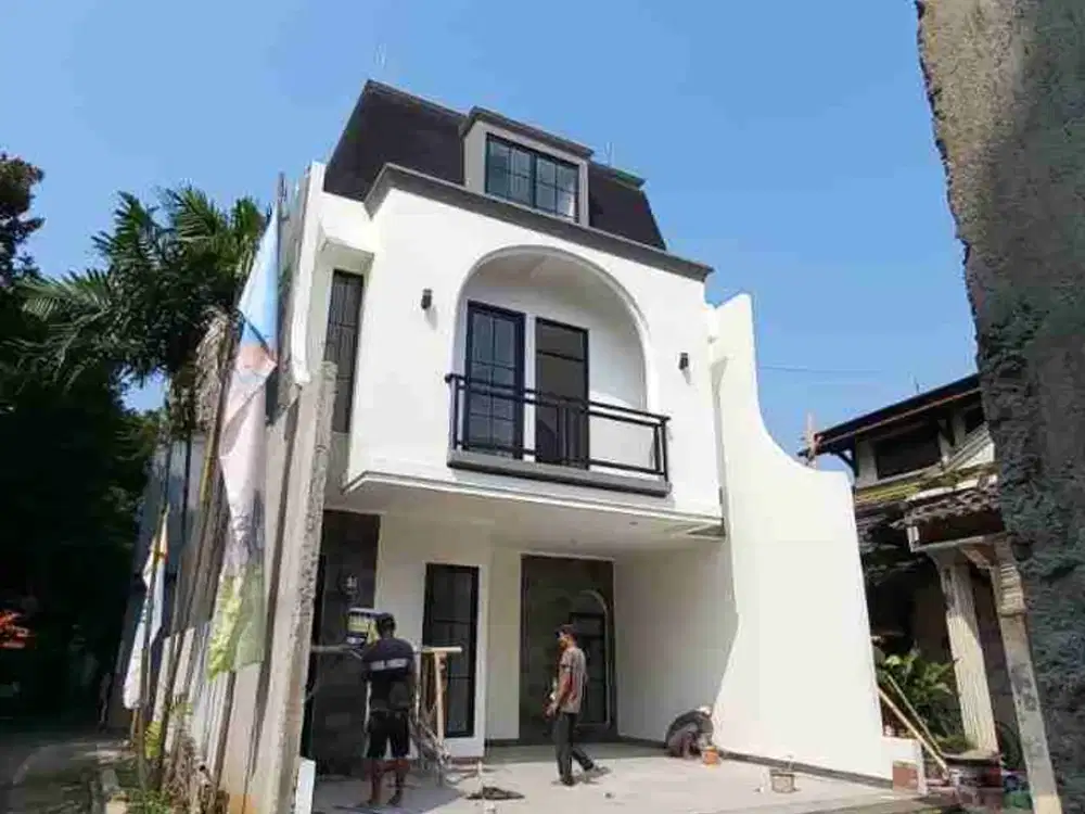 di jual rumah 3 lantai lokasi strategis di jagakarsa