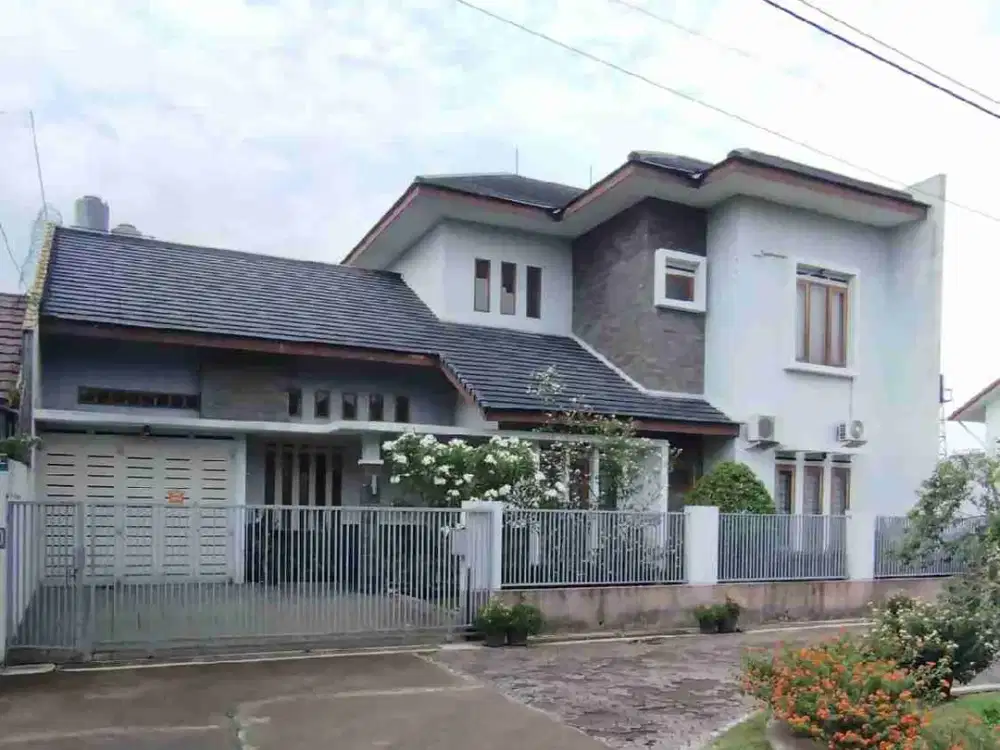 Jual Rumah Asri Tanah Luas Jl Pesantren Kota Cimahi Utara