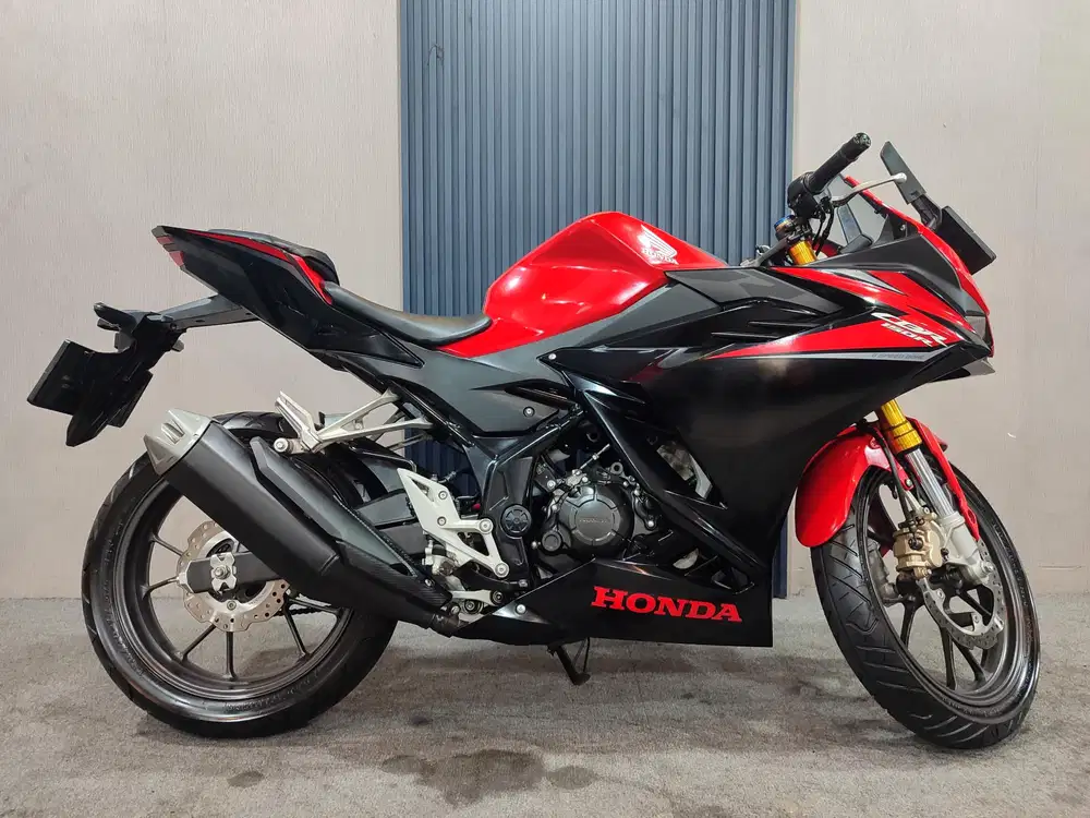 CBR 150R 2022 istimewa mulus terawat siap pakai...
