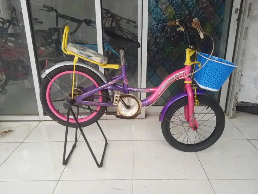 Sepeda anak cewek wimcycle asli  uk16