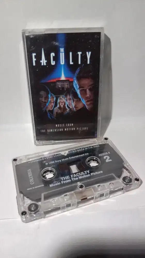 Kasetape soundtrack the faculty menolak punah
