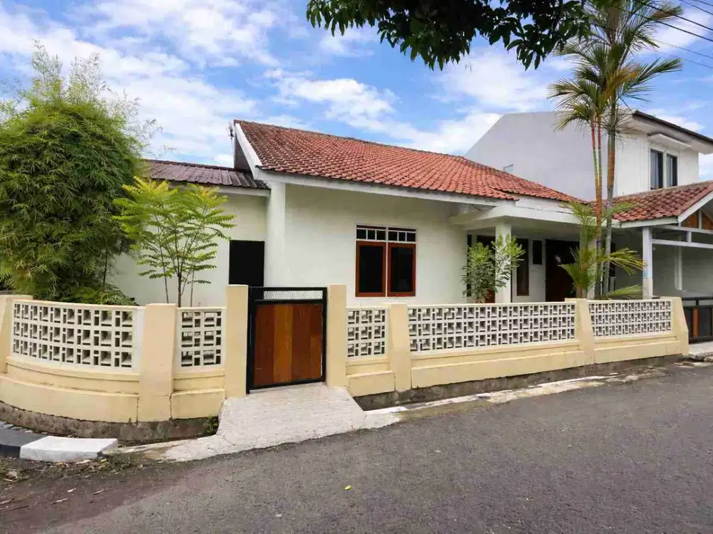 BU murah banget Rumah Hook luas besar di Margahayu Raya