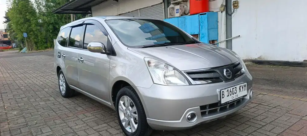 Nissan Grand Livina SV 1.5 Matic 2012