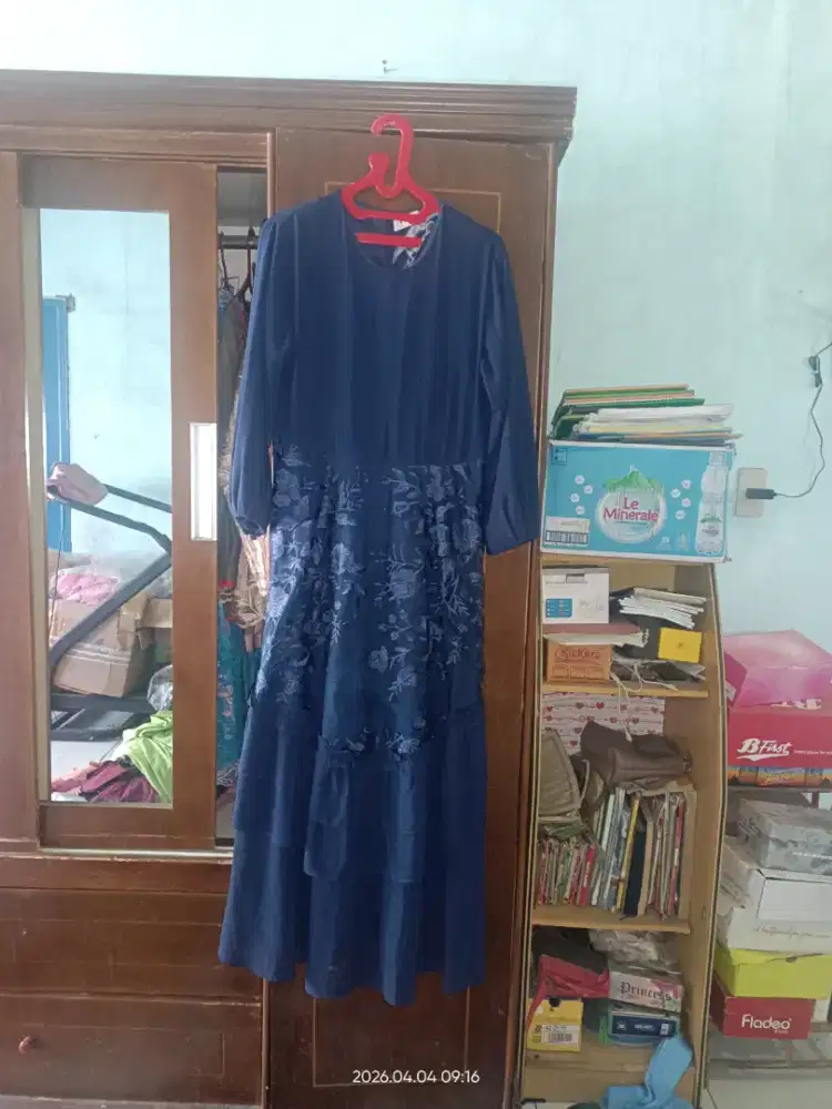 Baju gamis lengkap dengan jilbab