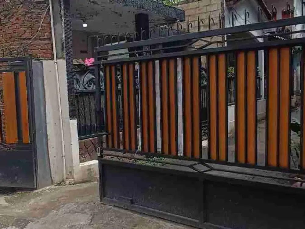 Disewakan Rumah 3 lt 4 x 8 m2 di Kebon Jeruk, ada 3 kt  3 km unfurnished, ada furniture, row jalan 1 mobil, siap huni, Ayo survei yuk!!