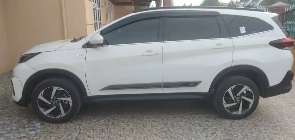 Di jual  mobil Toyota Rush tahun 2022