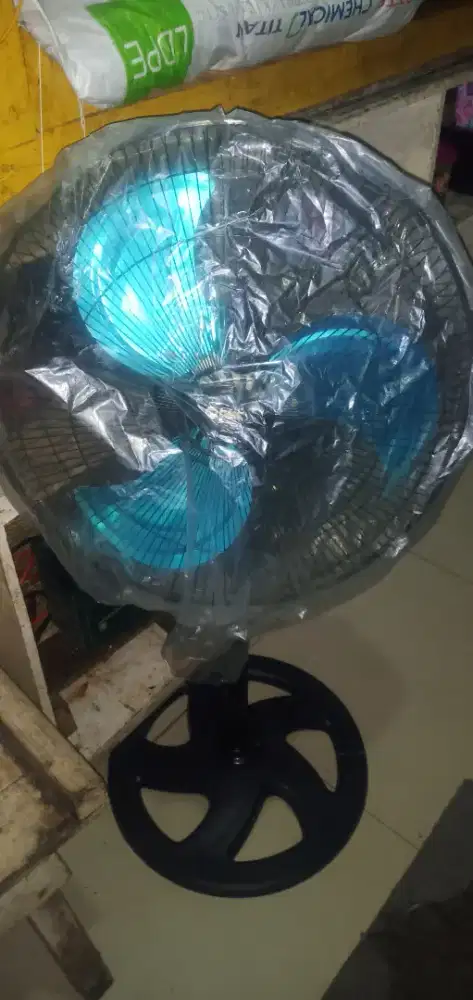 Kipas angin tornado 18 in