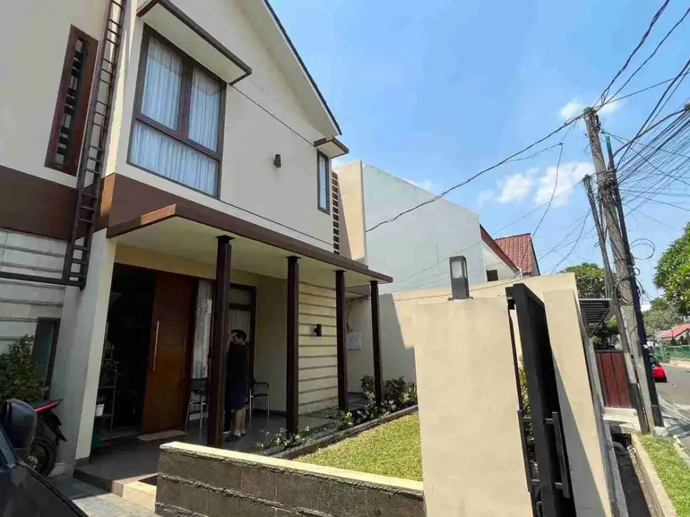 Rumah Besar Dan Luas di Pejaten Jaksel ada Kolam Renang