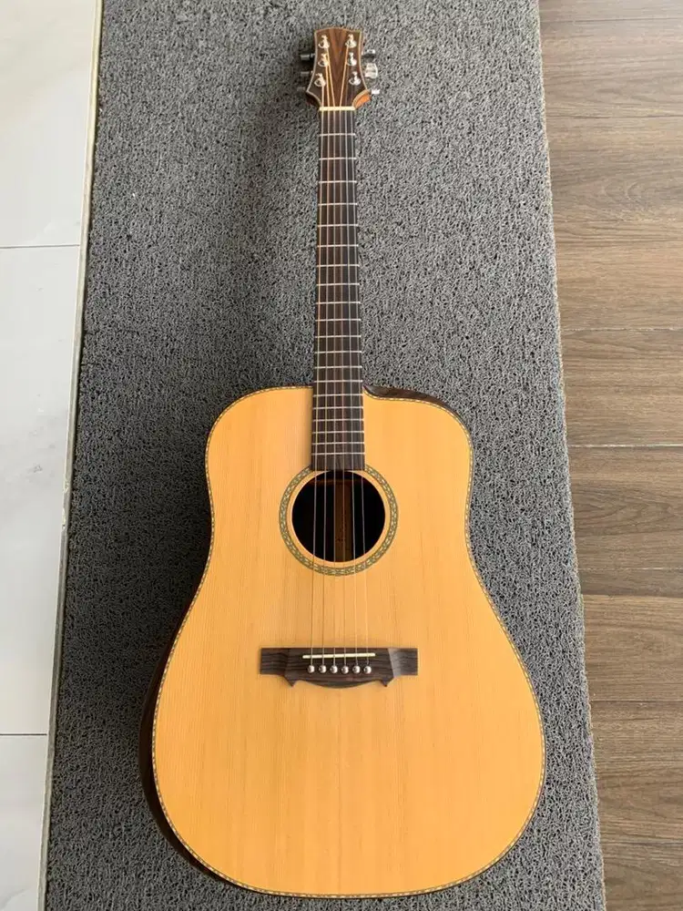 Jual gitar akustik merk avirama original