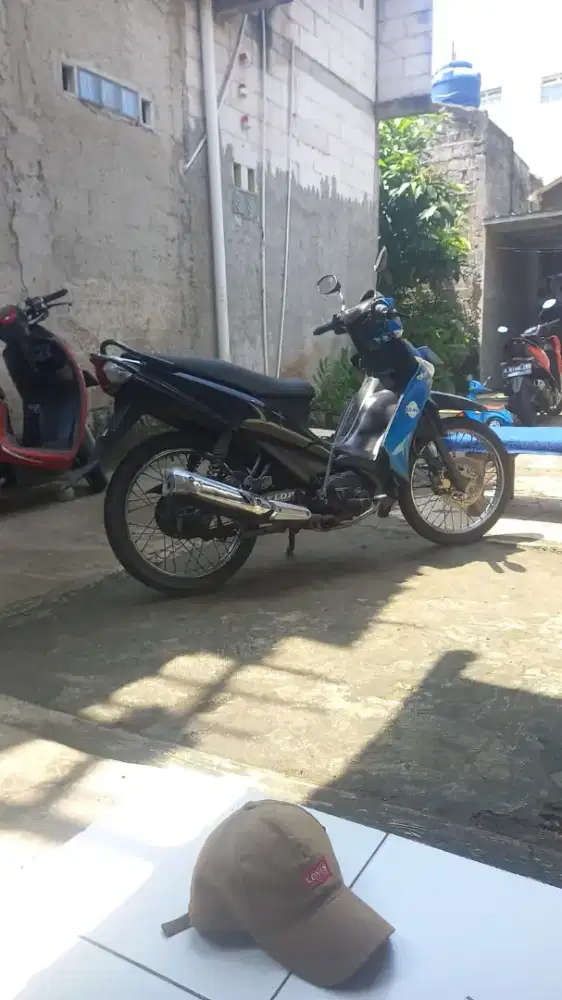 Vega zr 2010 warna biru