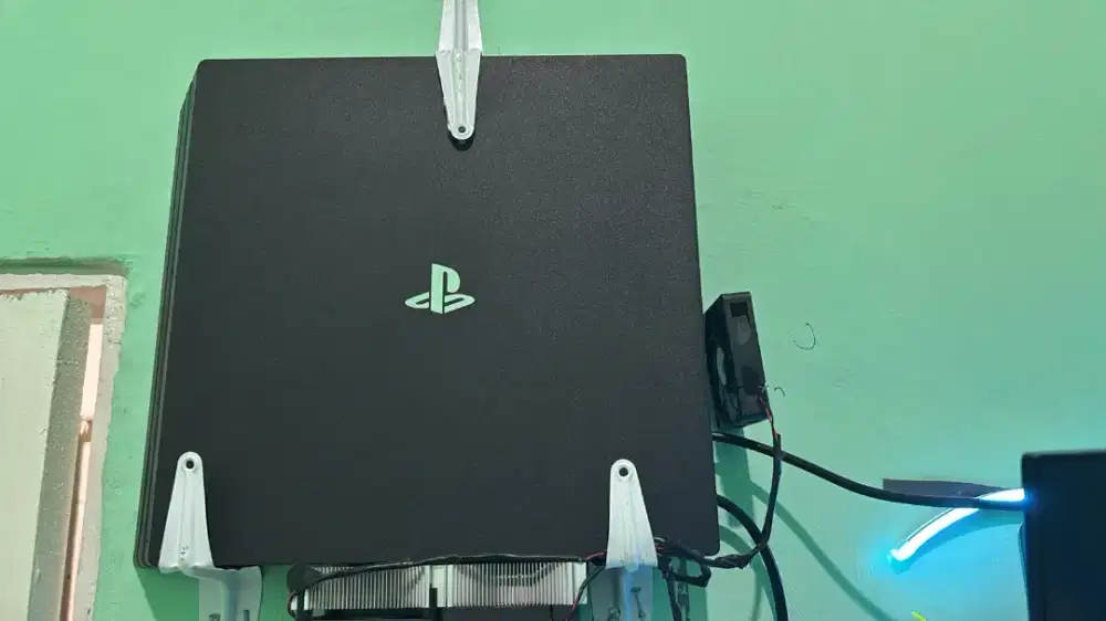 PS 4 PRO 1 TB FULL GAME