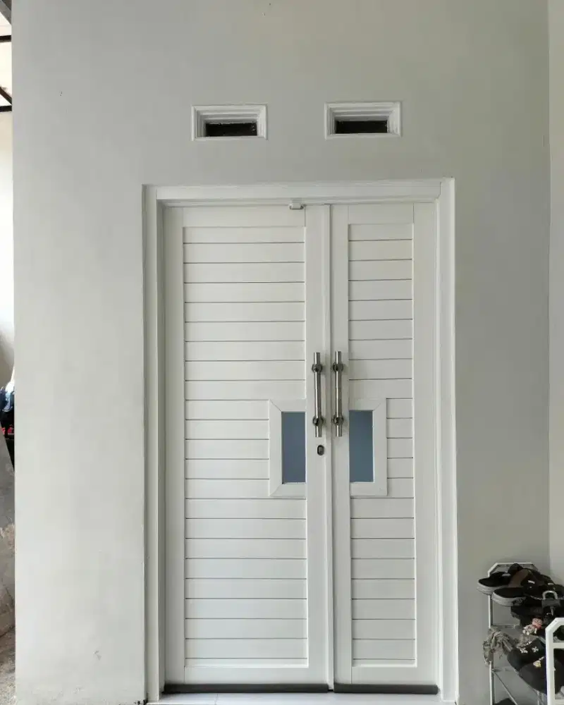 Pintu aluminium dobel daun T220cm L180cm hrg terpsg 4,6 jt / unit lgkp