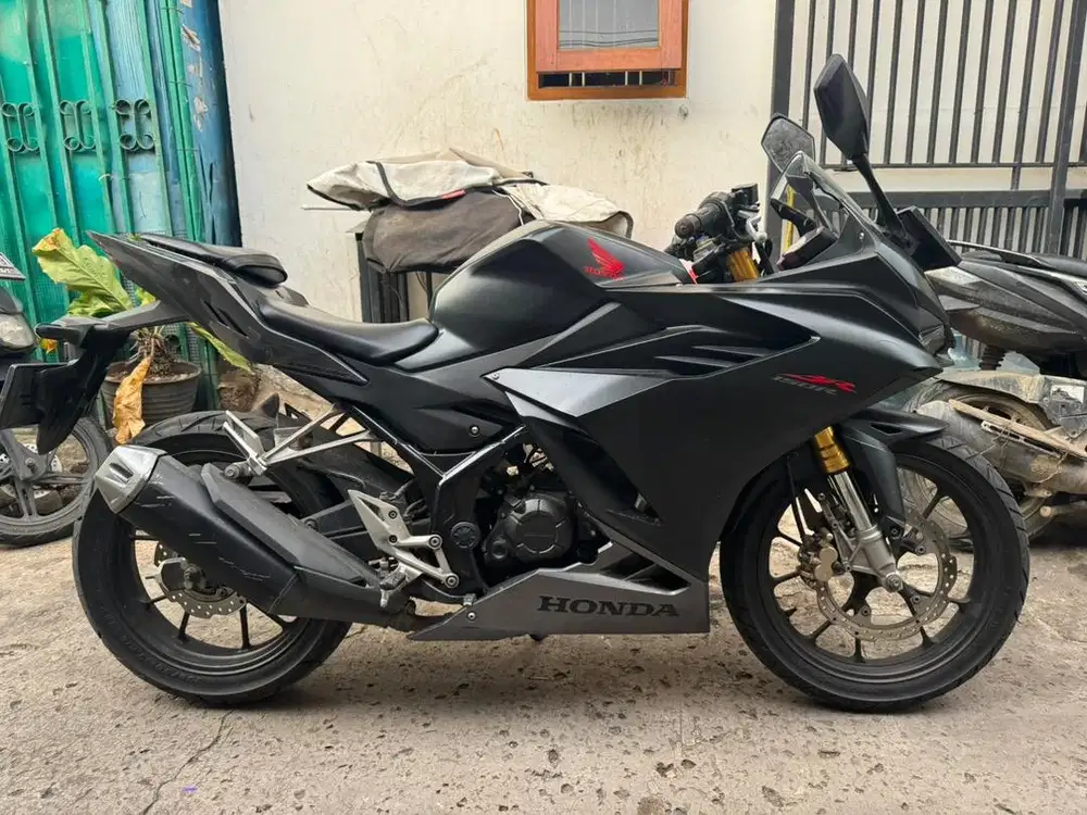 Honda CBR New 150 R thun 2021 pajak panjang mesin halus jozz siap gas.