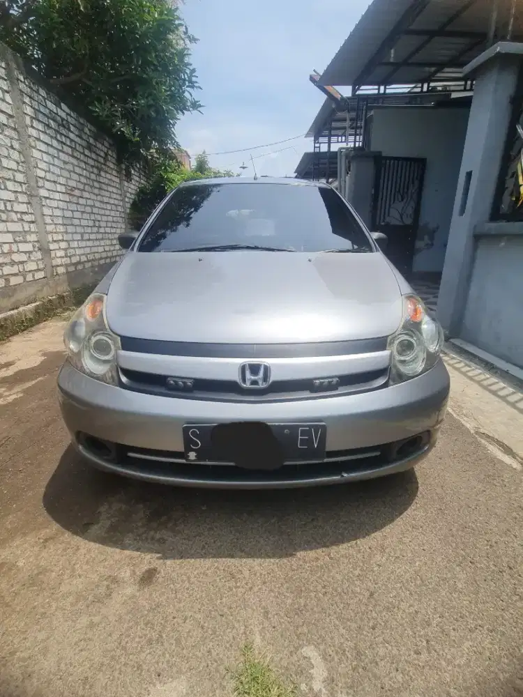 Honda Stream 2005 1.7 M/T