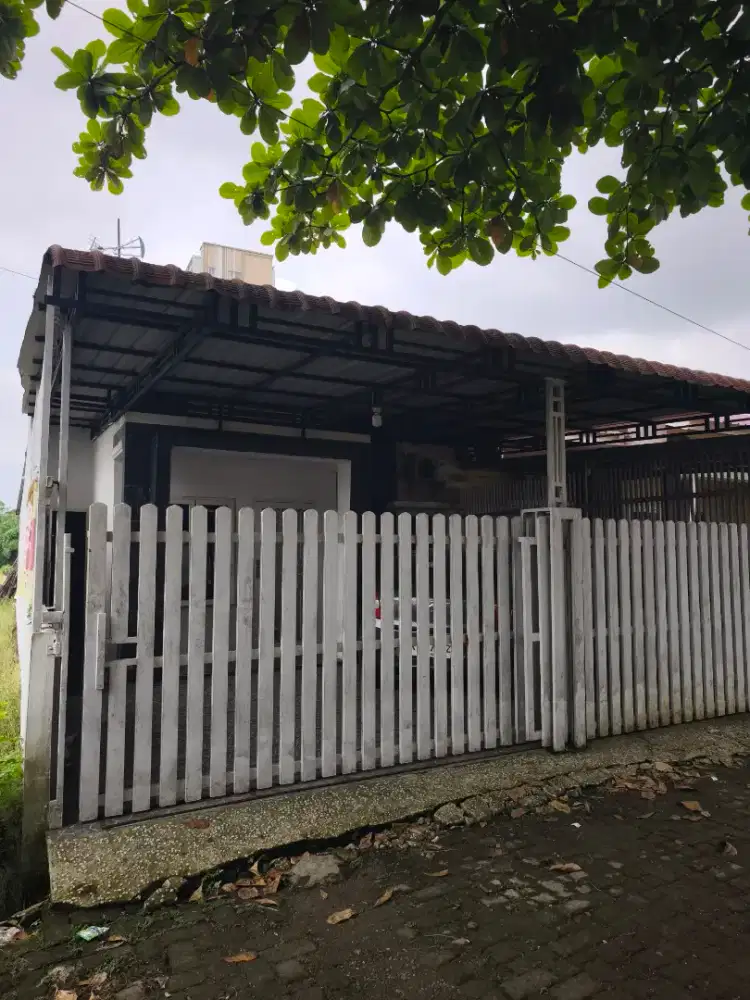 Dijual rumah tinggal lokasi strategis