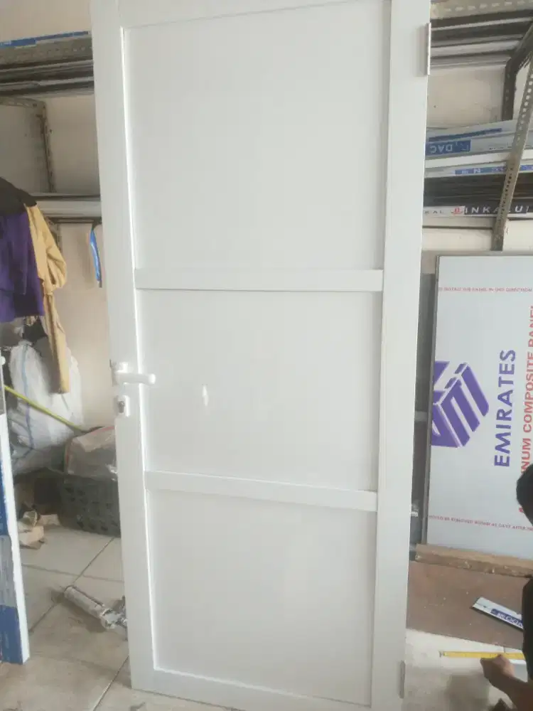 Pintu swing aluminium T220cm L100cm harga plus pemasangan 2,3 jt / pcs