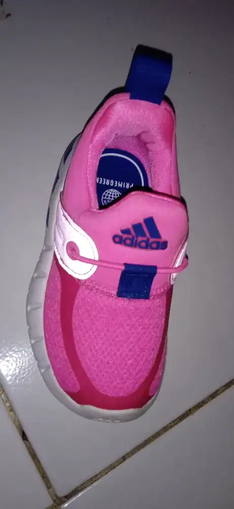 Sepatu kets anak perempuan Adidas Preloved