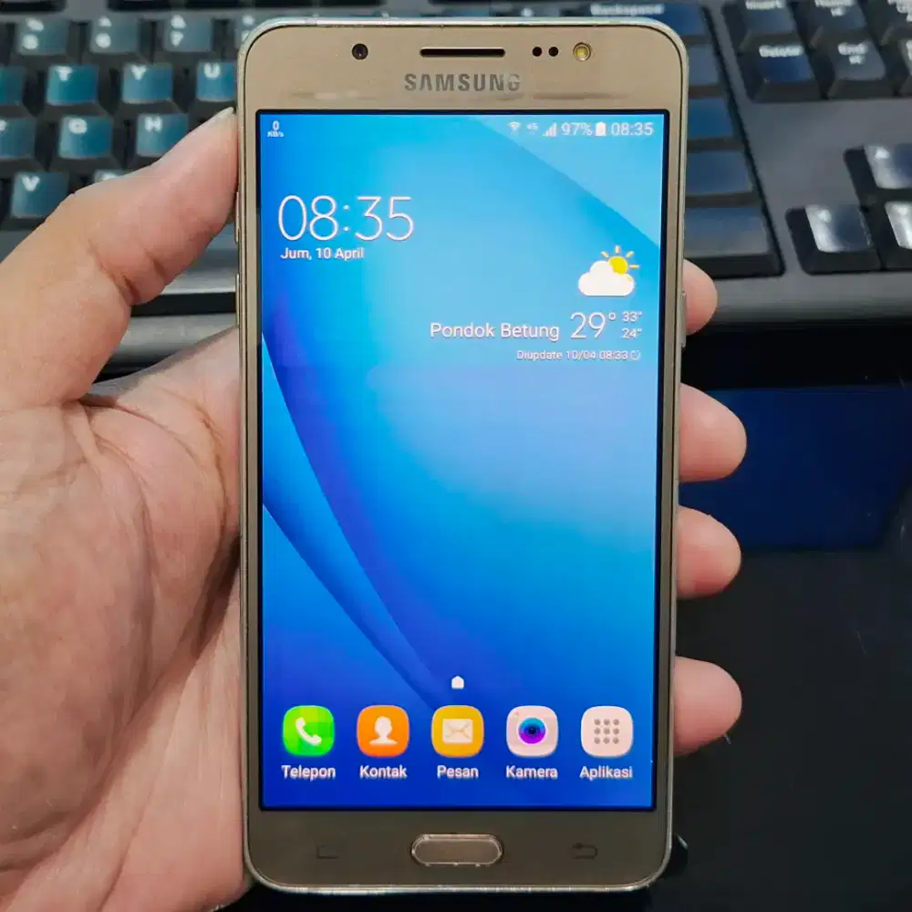 Samsung Galaxy J5 2016 (SM-J510UN) - 2/16 GB - 4G LTE - NFC