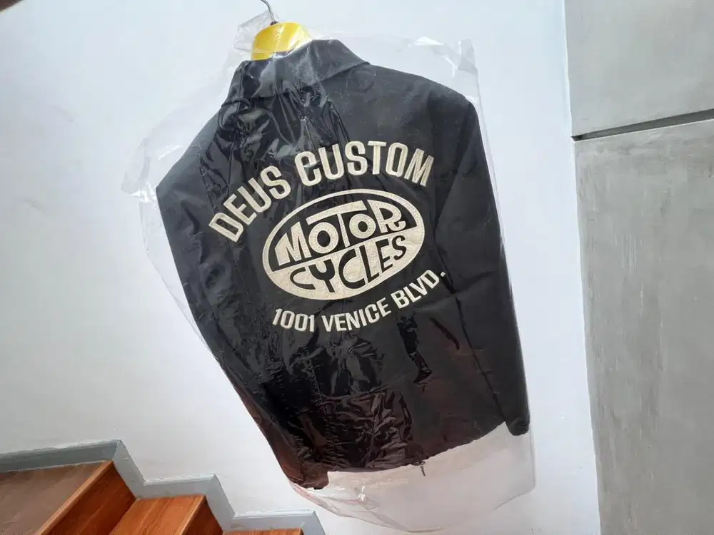 Jaket Deus Ex Machina