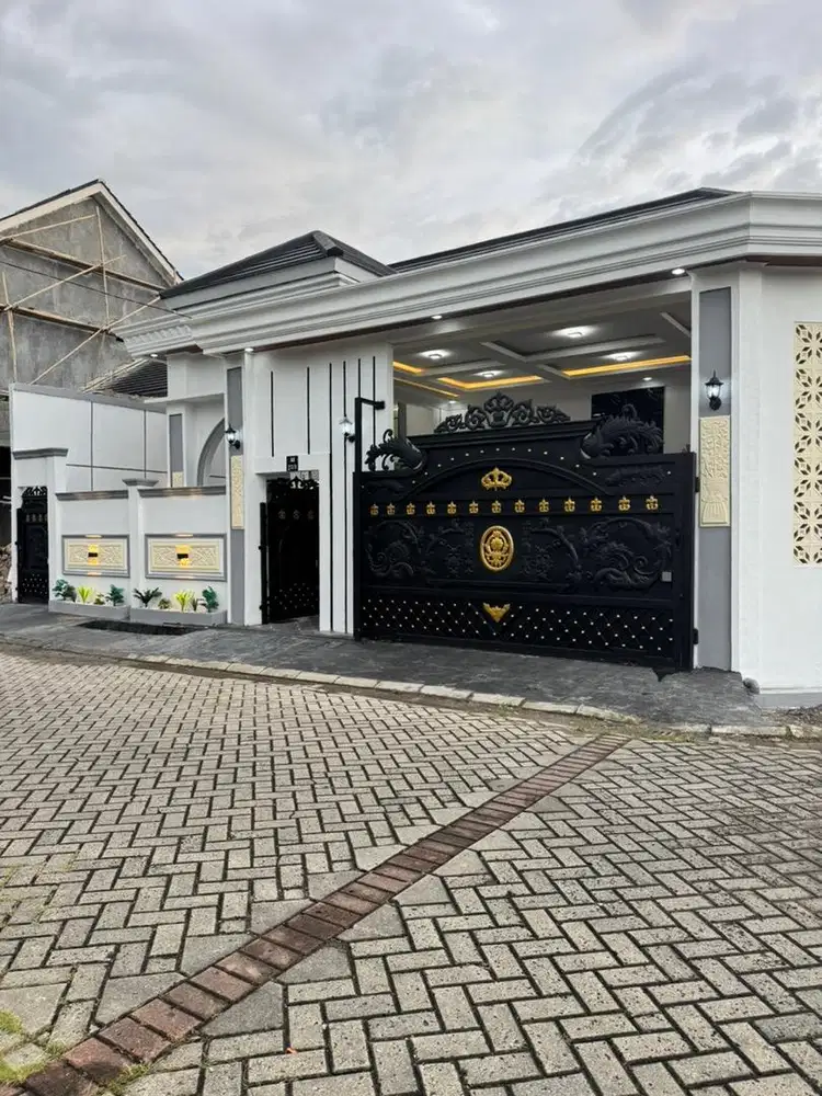 Rumah mewah posisi hoek okasi strategis di citra indah city