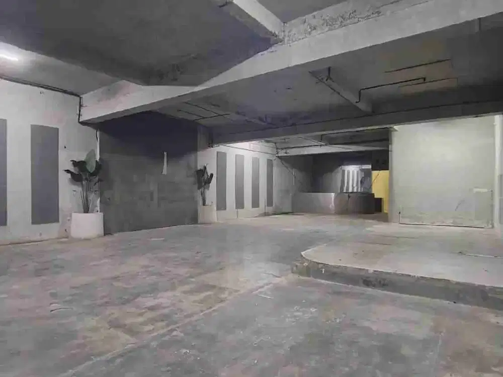 Disewakan Ruang Usaha lantai 1 di Ruko Surya Sumantri dekat Universitas Maranatha