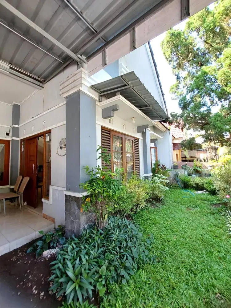 Rumah 2 Lantai Lingkungan Perumahan di Wedomartani