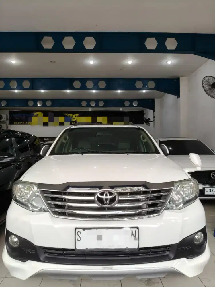 Toyota Fortuner G TRD Bensin 2012 Matic Putih Terawat