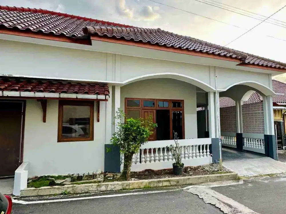 Dijual Rumah Siap Pakai Daerah Ngesrep Banyumanik, Semarang
