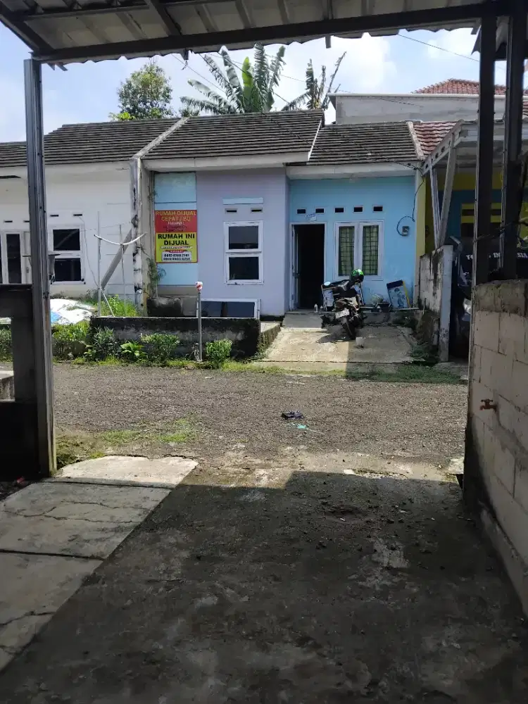 Jual rumah di perumahan graha pura kemang